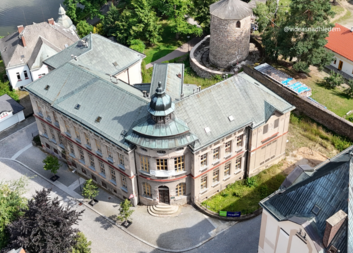 Charita vrací život bývalé Obchodní akademii v Havlíčkově Brodě