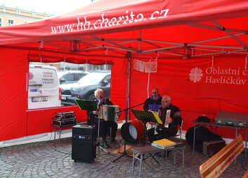 Velikonoční jarmark s Oblastní charitou oživil centrum města Havlíčkův Brod